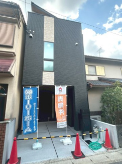 【外観】 | 右京区嵯峨中又町 | 駐車1台可能です（サイズ制限有）