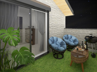 【バルコニー】 | 右京区嵯峨中又町 | 《3Fバルコニー：ステージングイメージ》※家具・小物はCGによるインテリアイメージであり、家具の設置サイズを保証するものではございません。