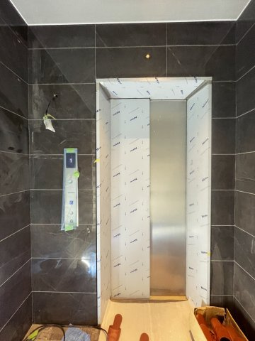 ファーストフィオーレ難波クレシアのエントランス