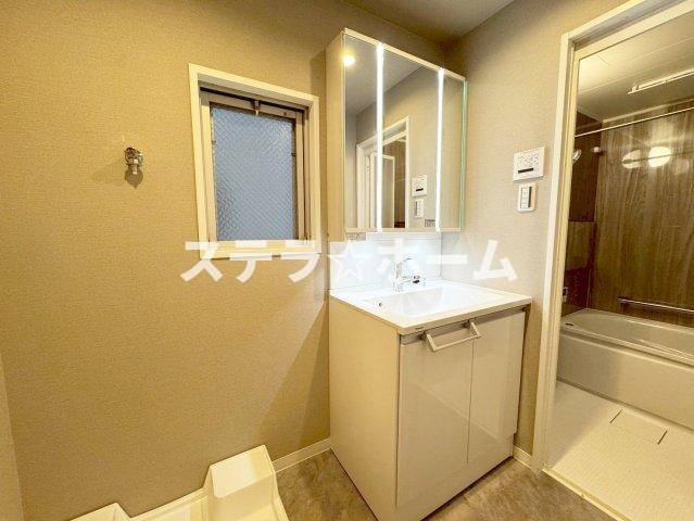 枚方三矢第一次住宅 壱号棟の独立洗面台|独立洗面台で身支度をすべて済ませてしまいましょう