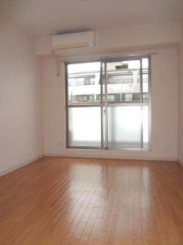 リレイション大国の居間・リビング