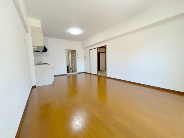 グリーンコーポ西中島の居間・リビング