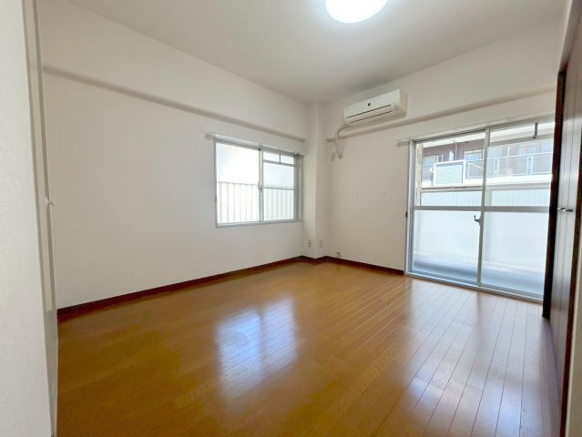 グリーンコーポ西中島の居間・リビング