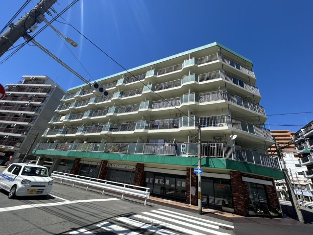 グリーンコーポ西中島の外観