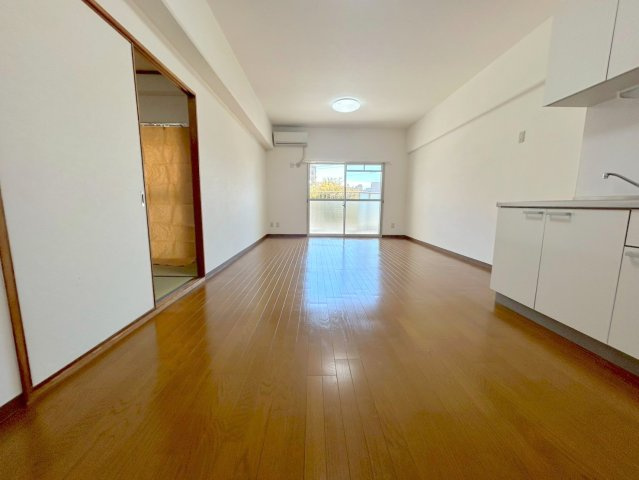 グリーンコーポ西中島の居間・リビング