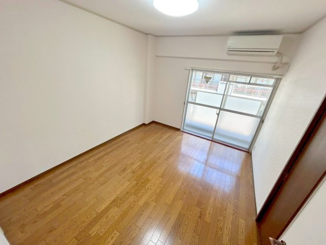 グリーンコーポ西中島の寝室