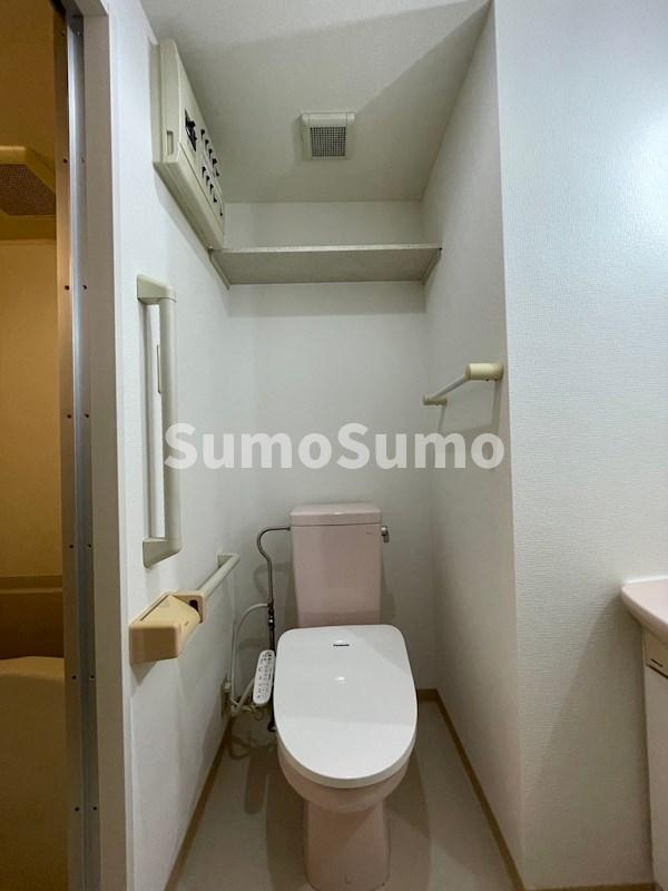 神戸市垂水区名谷町の賃貸マンションのトイレ|シンプルで使いやすいトイレです