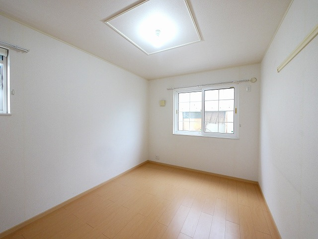 フルールの洋室|きれいな洋室です