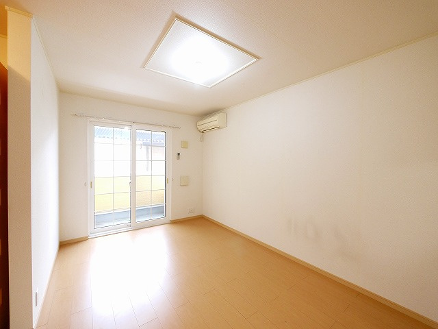 フルールの居間・リビング|ゆったり過ごせる居間です