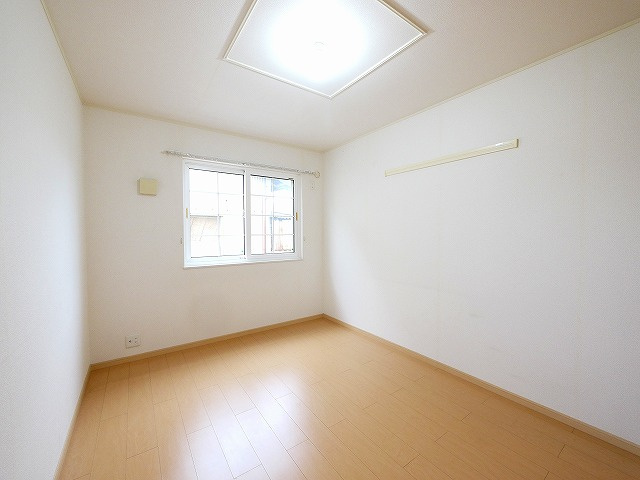 フルールの洋室|コンパクトで使いやすい洋室です