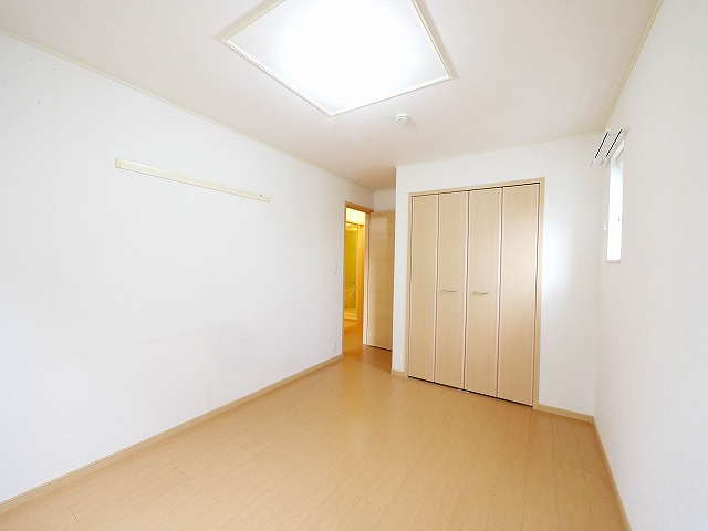 フルールの洋室|明るい洋室です