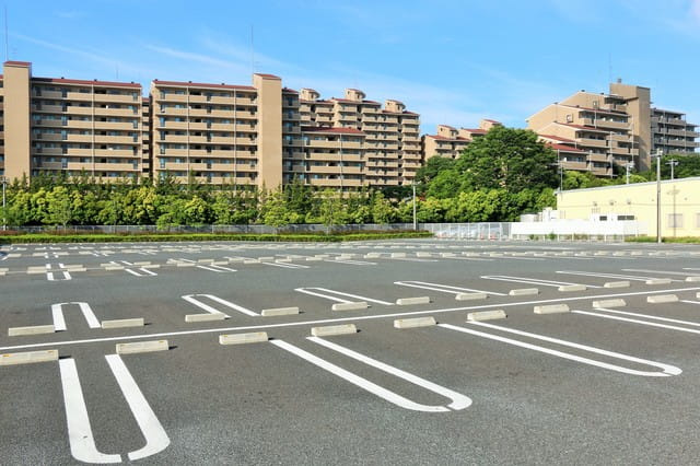アルバス豊川の駐車場