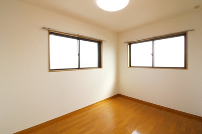 【洋室】 | リーラ・コート | 6帖