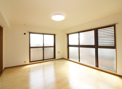 【居間・リビング】 | リーラ・コート | LDK13帖