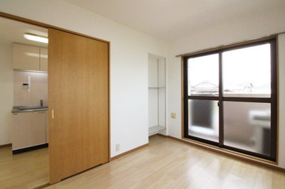 【洋室】 | リーラ・コート | 6帖