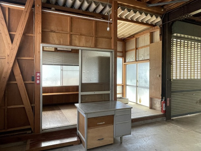 【その他】 | 岡谷市堀ノ内1丁目 中古工場 | 事務所・入口