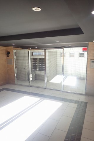 エステムプラザ神楽坂ノースレジデンスのエントランス