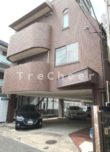 グランドパレス本蓮沼駅前の外観