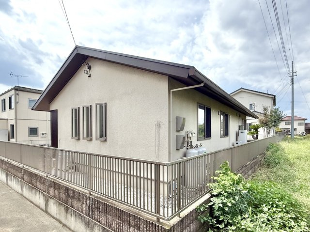 【中古戸建】前橋市小島田町の外観|■外観｜閑静な住宅街で始める新しい暮らし♪開放的な毎日をあなたへ(^^♪