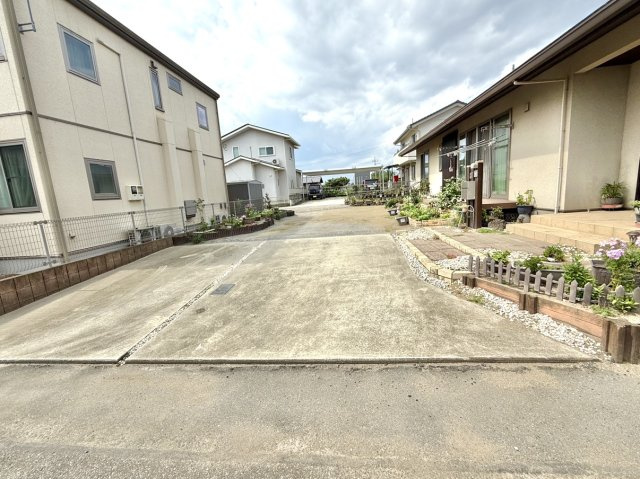 【中古戸建】前橋市小島田町の駐車場|■駐車場｜広々駐車場になっています♪大型のお車もしっかり駐車する事が出来ますので、安心ですね♪