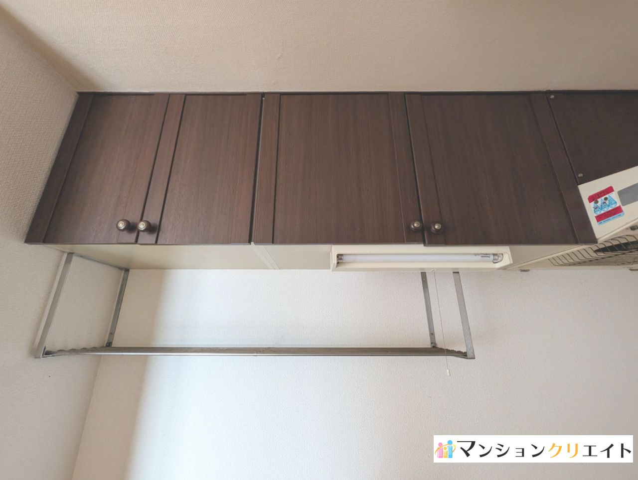 信開ドムス松本のキッチン|キッチン吊戸棚