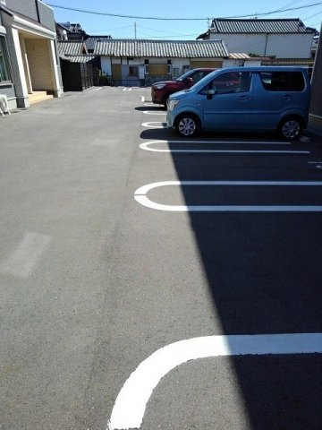 ロアライズⅡの駐車場