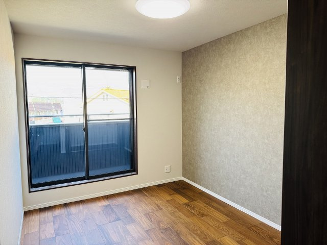 八王子市　長沼町　新築一戸建ての洋室|～2階バルコニーに面している6.0帖の洋櫃です～