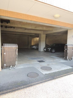 【駐車場】
