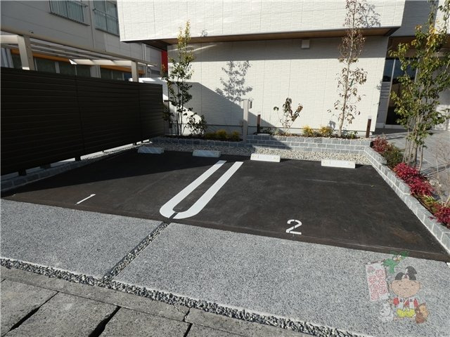 ベレオガーデンズ上中野の駐車場