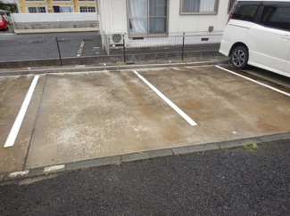 【駐車場】
