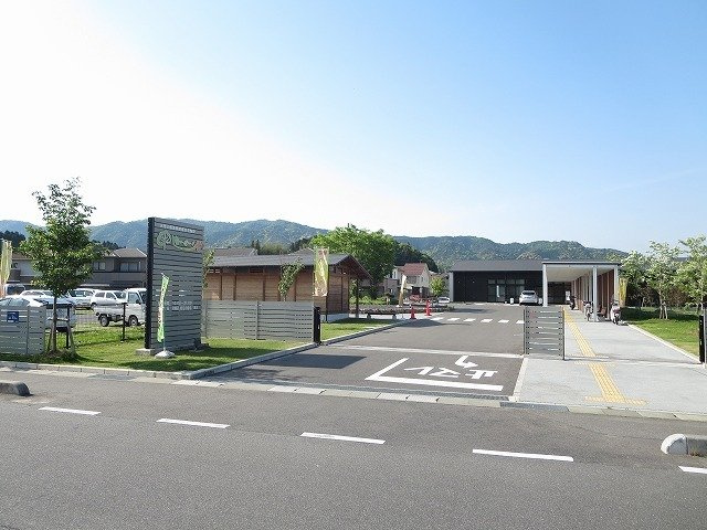 ラフレシールＣの周辺|ゆーぱーく光まで850m