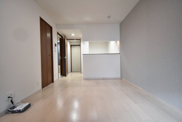 ウェルスクエア西宮北口の居間・リビング