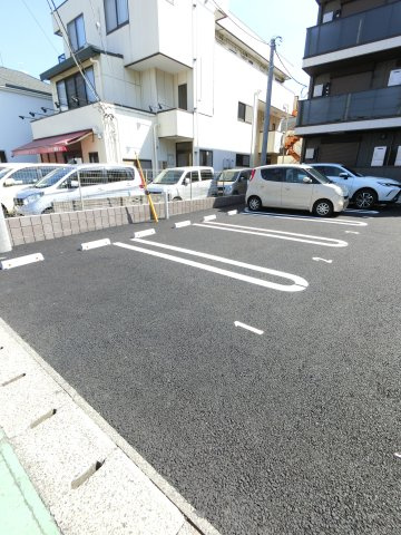 D-セアリスの駐車場