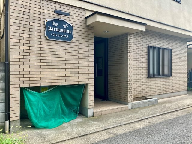 パルナシウスのエントランス