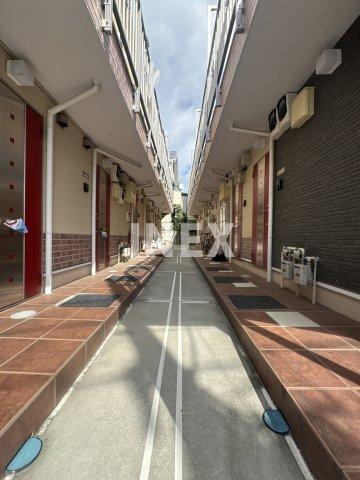 横浜市神奈川区神大寺４丁目のアパートの駐車場