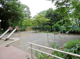 【周辺】 | 1-3号棟の下には遊具が豊富な公園もあります