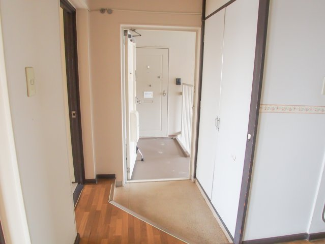 新多聞第2住宅109号棟の玄関