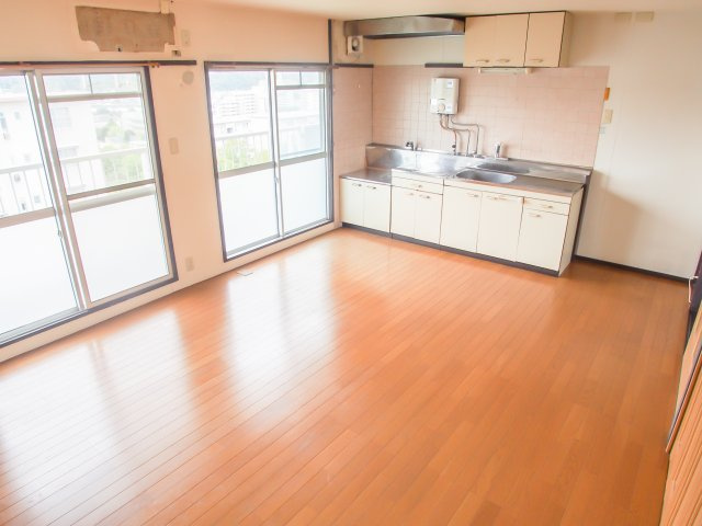 新多聞第2住宅109号棟の居間・リビング