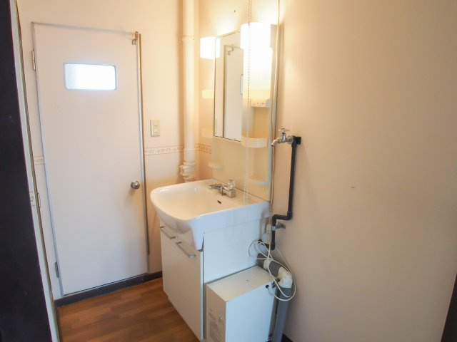 新多聞第2住宅109号棟の独立洗面台