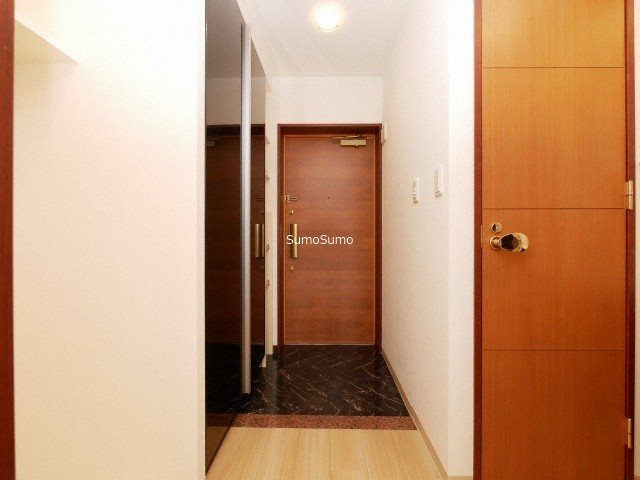 コンソラーレ土佐堀の玄関|シンプルで使いやすい玄関です