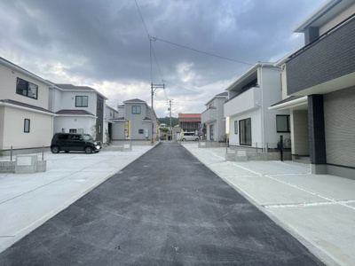 【前面道路含む現地写真】 | 与那原町与那原（全9棟）A・D・E・F号棟 | ※私道3.5m～4m♪