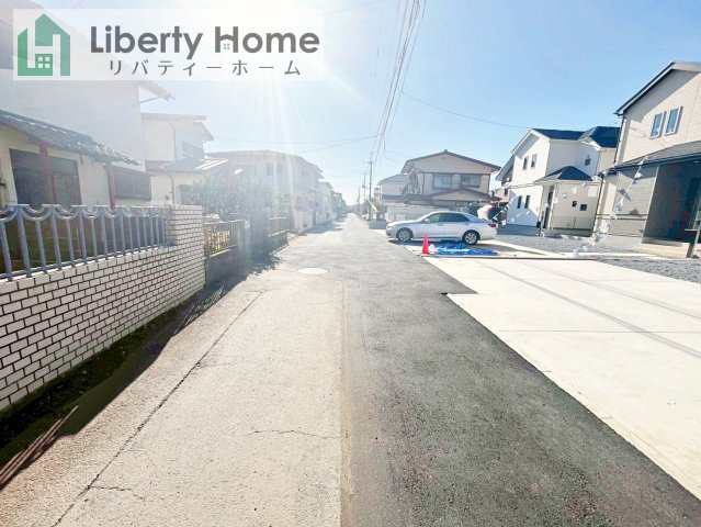 土浦市烏山4丁目　新築戸建　B号棟の前面道路含む現地写真