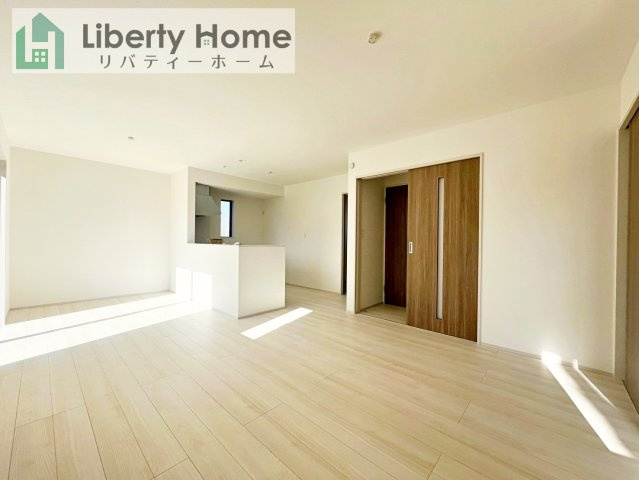 土浦市烏山4丁目　新築戸建　B号棟の居間・リビング