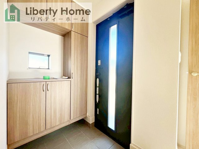 土浦市烏山4丁目　新築戸建　B号棟の玄関