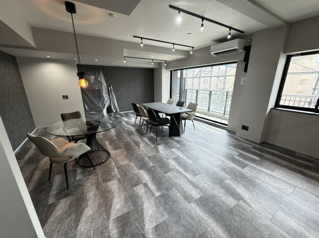 サーラ・プラティコ