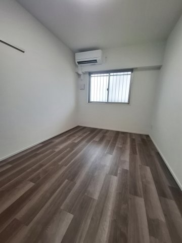 Live Casa西宮の洋室|6.4帖