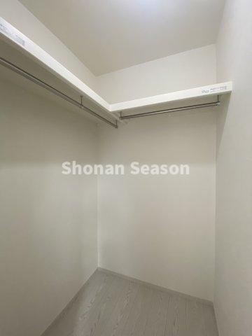 【収納】 | ウォークインクローゼットには季節物もたっぷり収納できますよ！