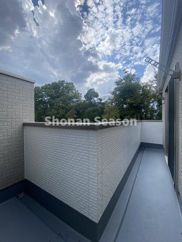 【バルコニー】 | 南向きの陽当たりの良いバルコニーは洗濯物も気持ち良く乾かせます☆