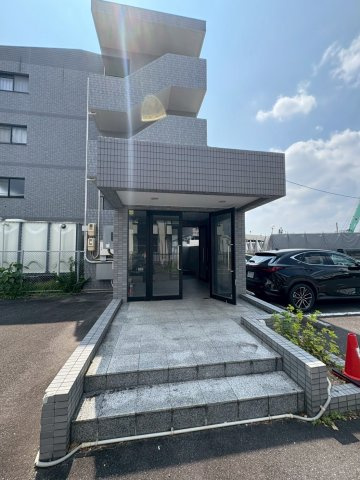 T,sMarcherのエントランス