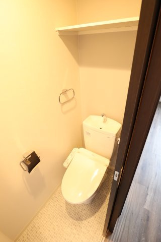 大阪市城東区蒲生３丁目の賃貸マンションのトイレ